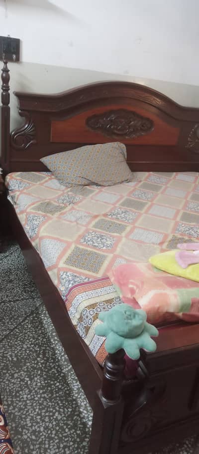 bed set for sale with dressing table and side table without mattress