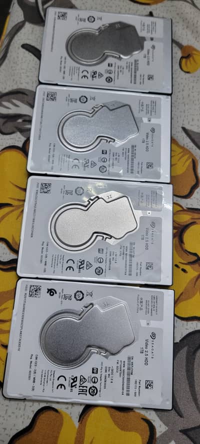 hhd leptop c seagate 1 tab 5 pice