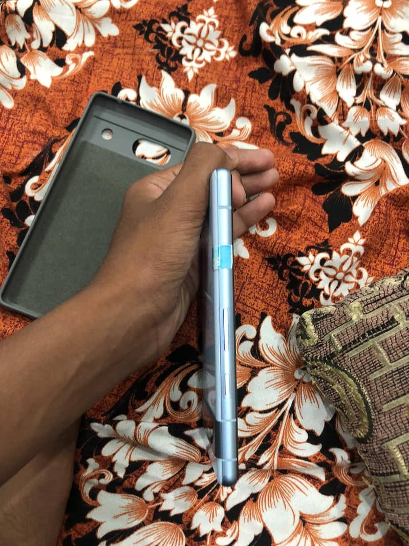 Google Pixel 7a 4