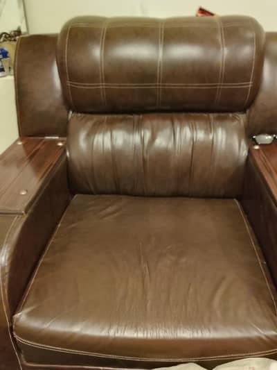 sofa set 6 seater. 3,2,1 in good condition