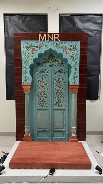 Set decor
