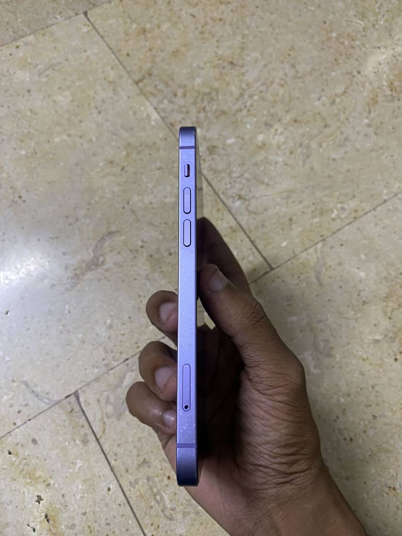 Apple iPhone 12 5