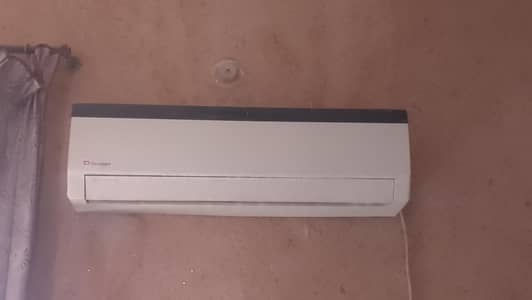 I'm selling my Dawlance 1.5 Ton is in good chilling condition