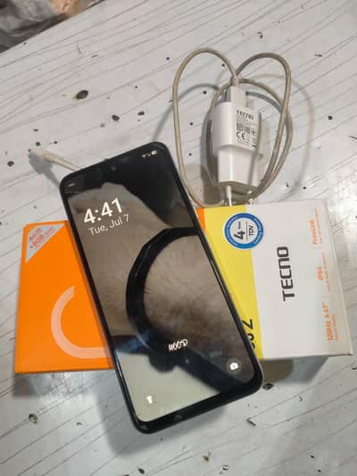 Tecno Spark Go 2  4+4/64