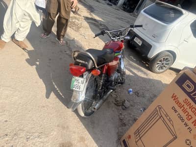 Koi kam ni ha gare ma bilkul ok engine 100 persent tair 60 persent