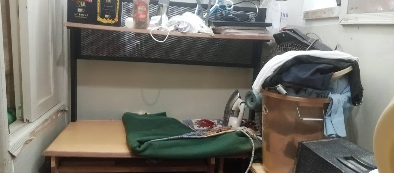 computer table three portion bahut mazboot hai 4