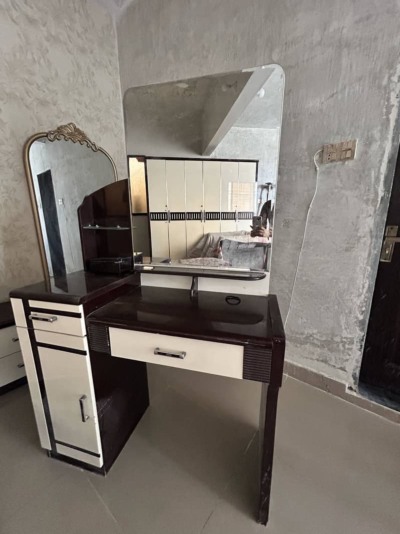 Dressing table with stool 1
