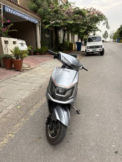 Electric scooty REVO