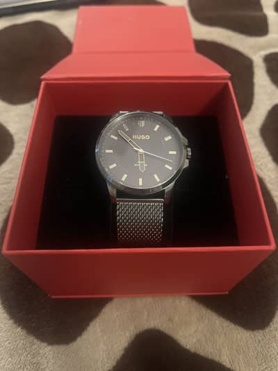HUGO seek minimalist watch