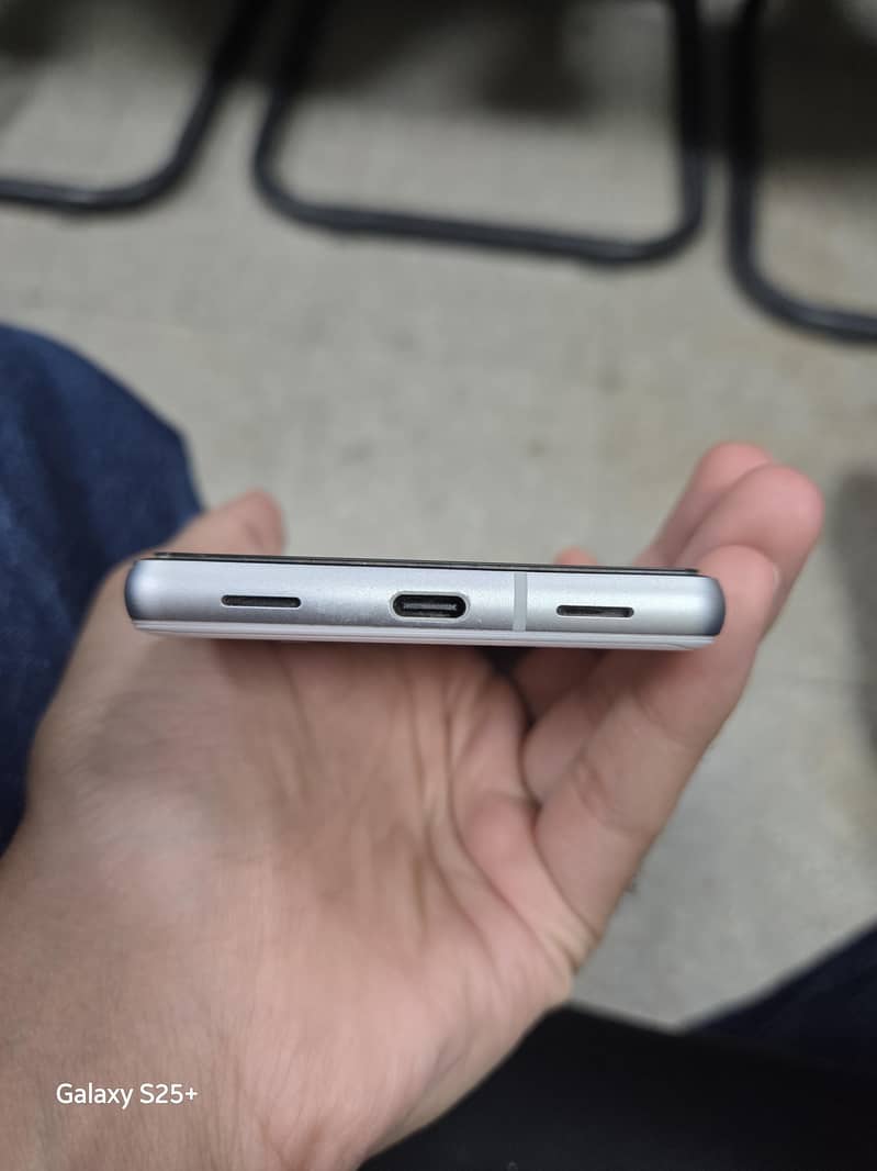 Google Pixel 7a 4