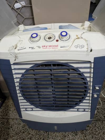 10/10 working condition cooler for sale only interested people contact