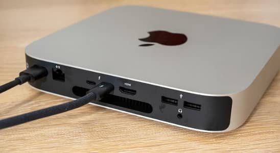 Mac mini m2 8/256 model 2023 used with protective case