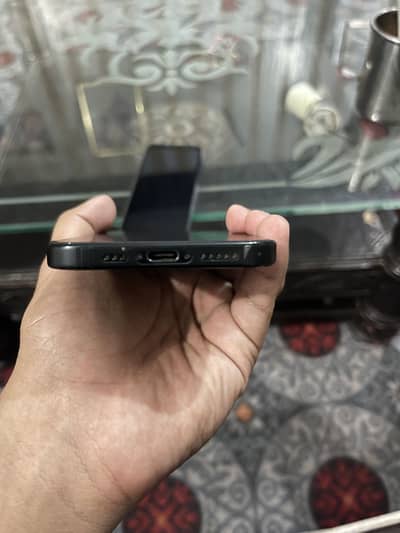 Apple iPhone 16
