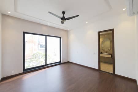 One Kanal Luxurious Upper Portion Available For Rent Near Big Park And Market Top Location
