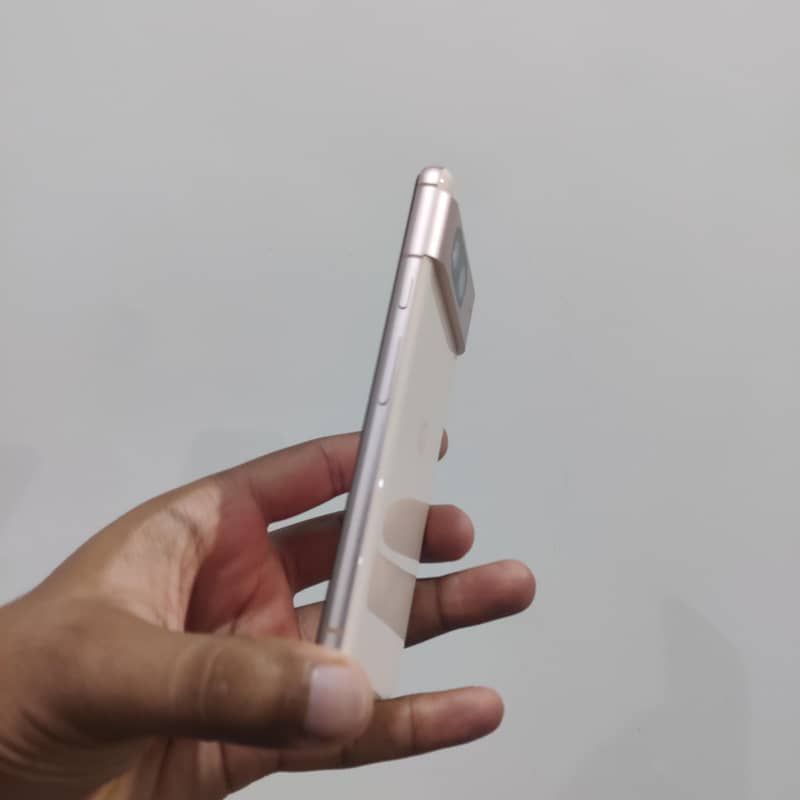 Google Pixel 8 2