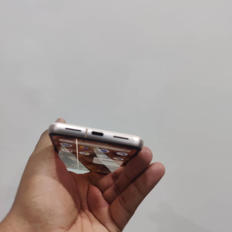 Google Pixel 8 3