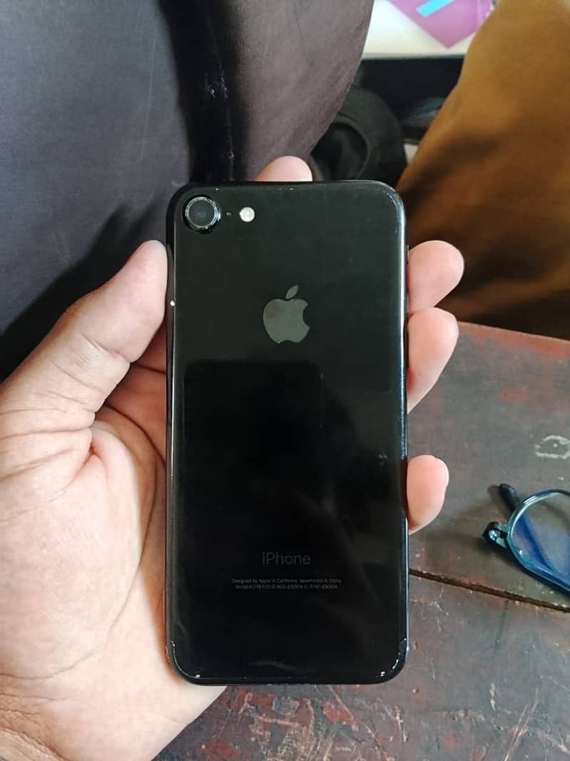 Apple iPhone 7 2