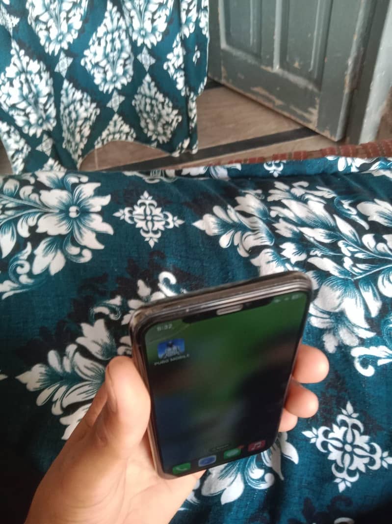Apple iPhone X 3