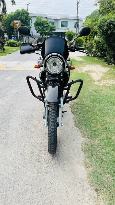 Yamaha YBR 125G matt grey