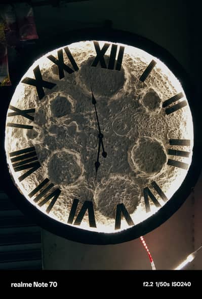 Móóñ ⏰