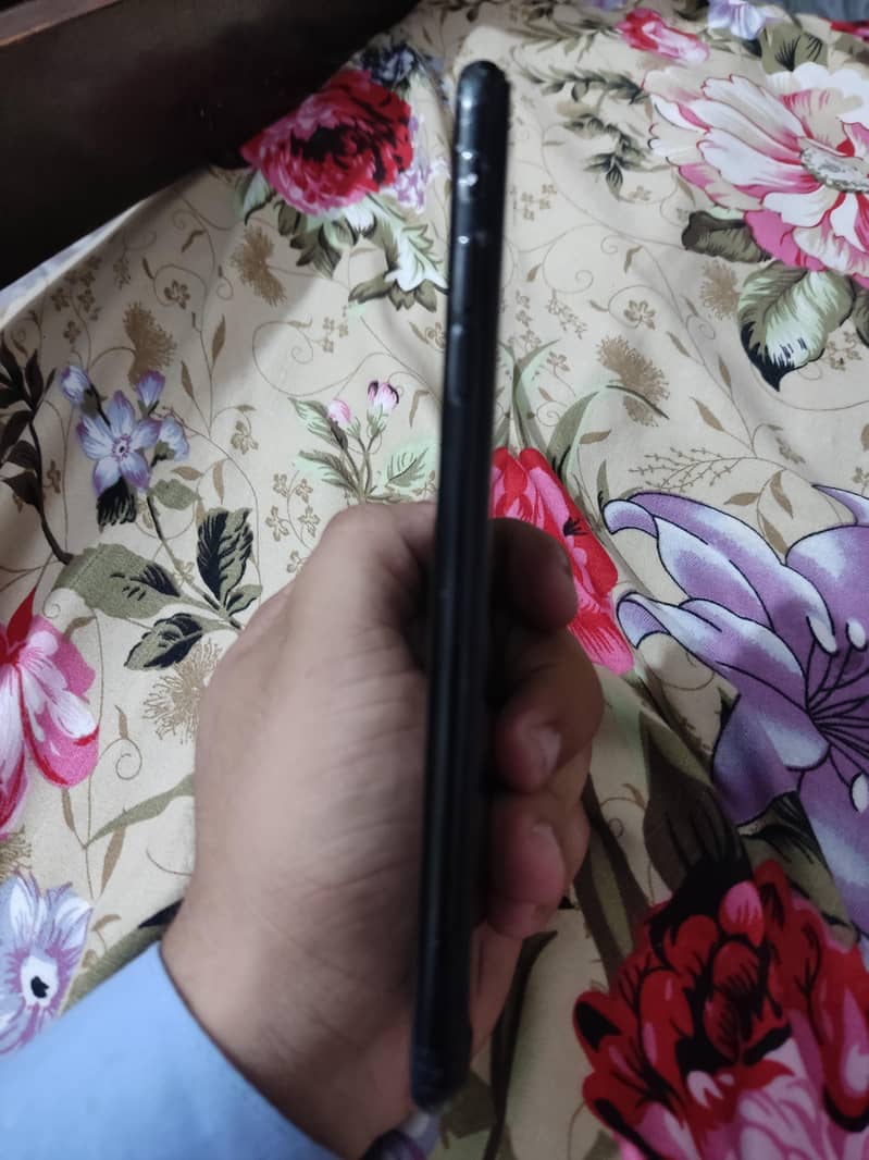 Apple iPhone 7 Plus 2