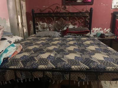 queen bed