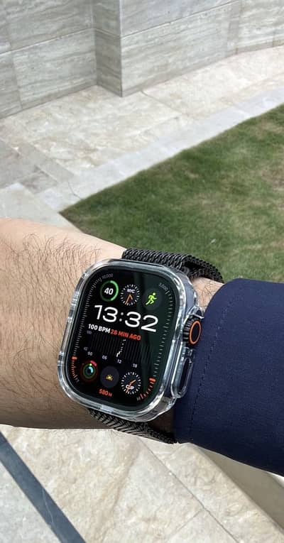 APPLE WATCH ULTRA 3 BLACK TITANIUM MILANESE LOOP