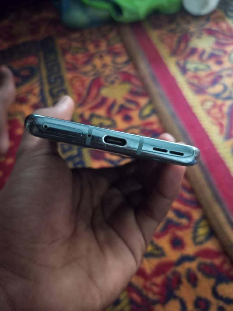 One Plus 9 Pro 5G 4