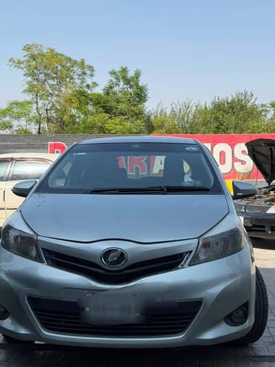 Toyota Vitz 2015