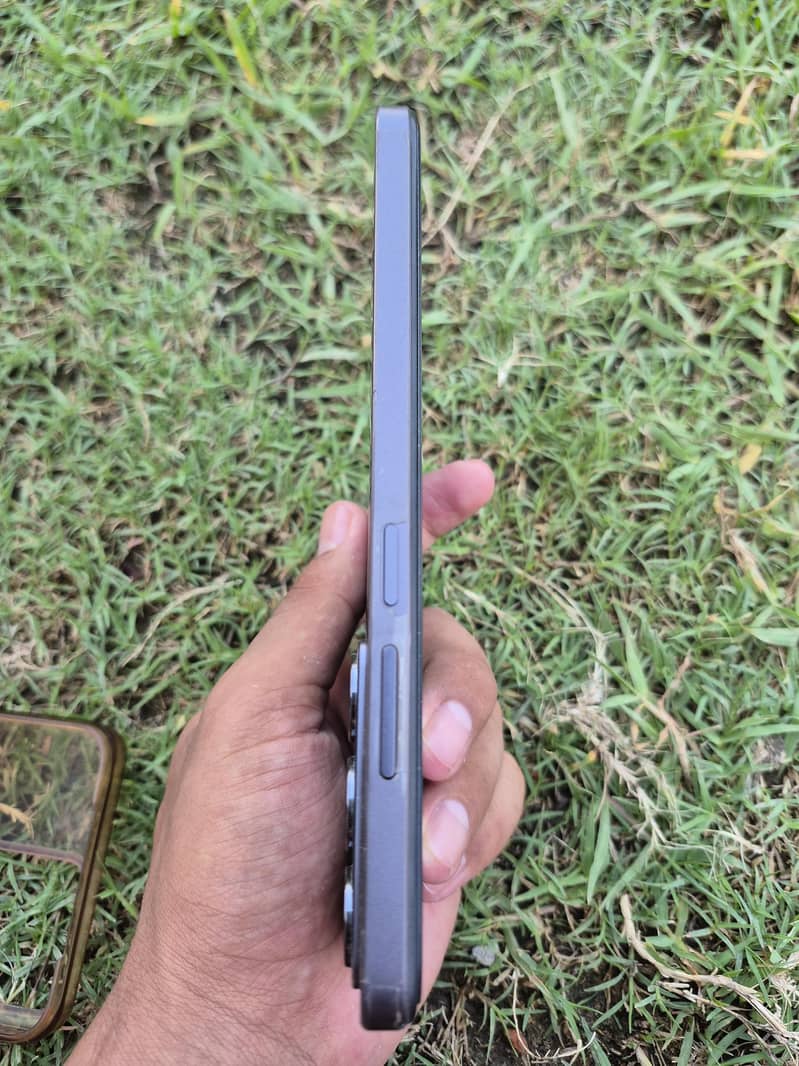 Realme C75 1