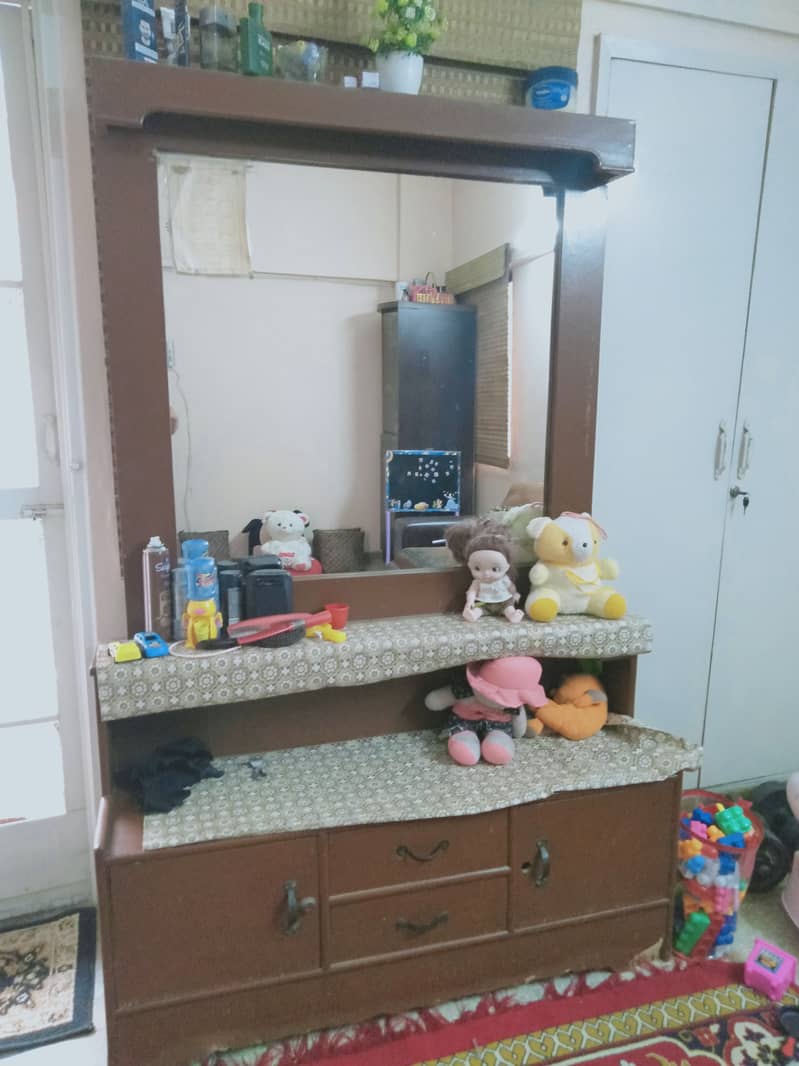 Dressing table 0