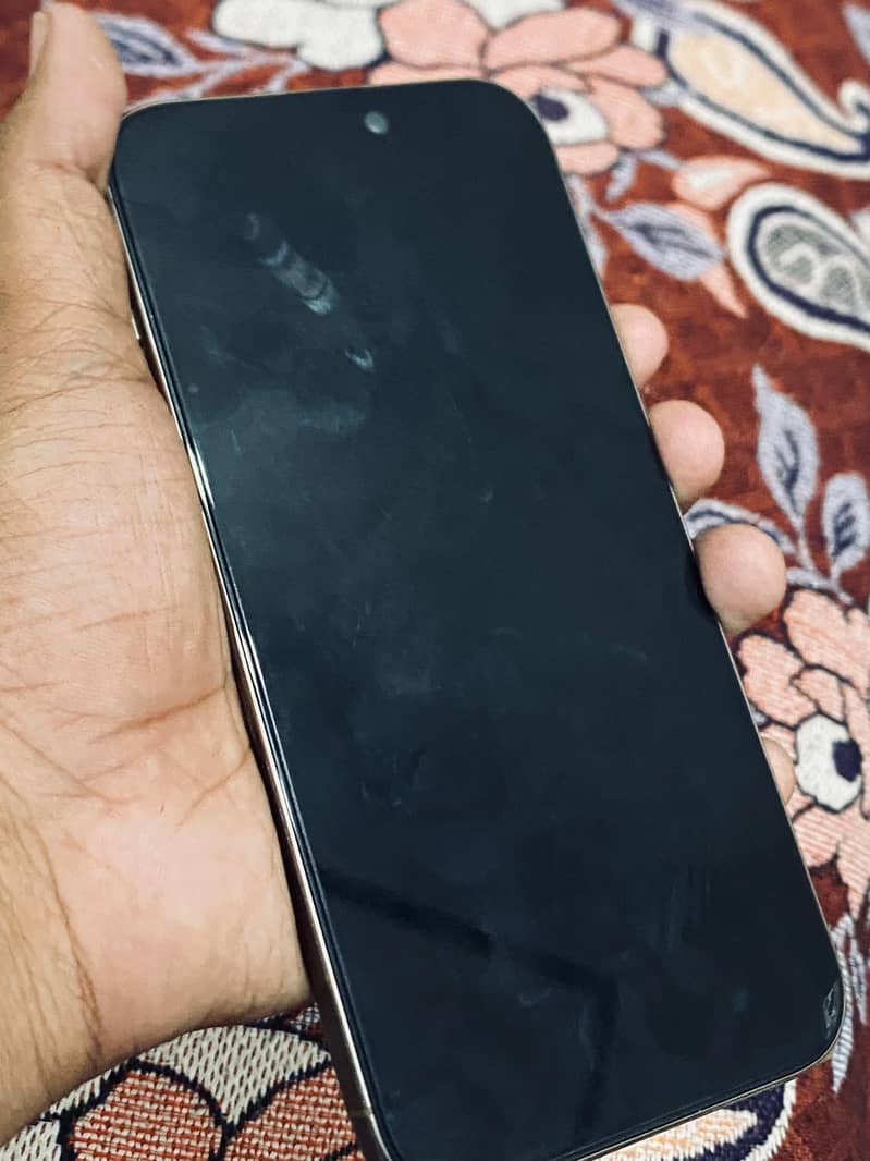 Apple iPhone 16 Pro Max 8