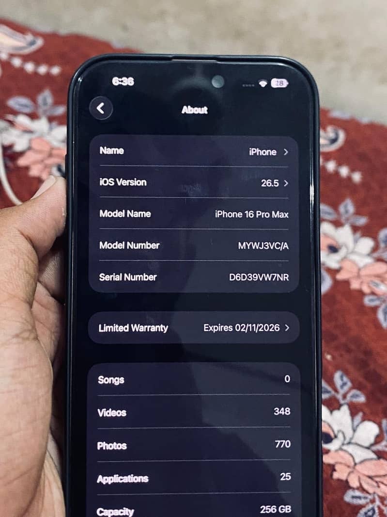 Apple iPhone 16 Pro Max 9
