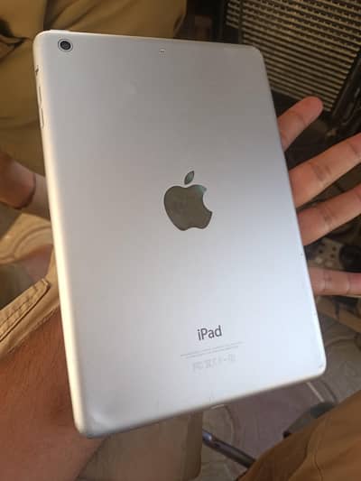 ipad mini 2   16GB.  os version 12.5. 0