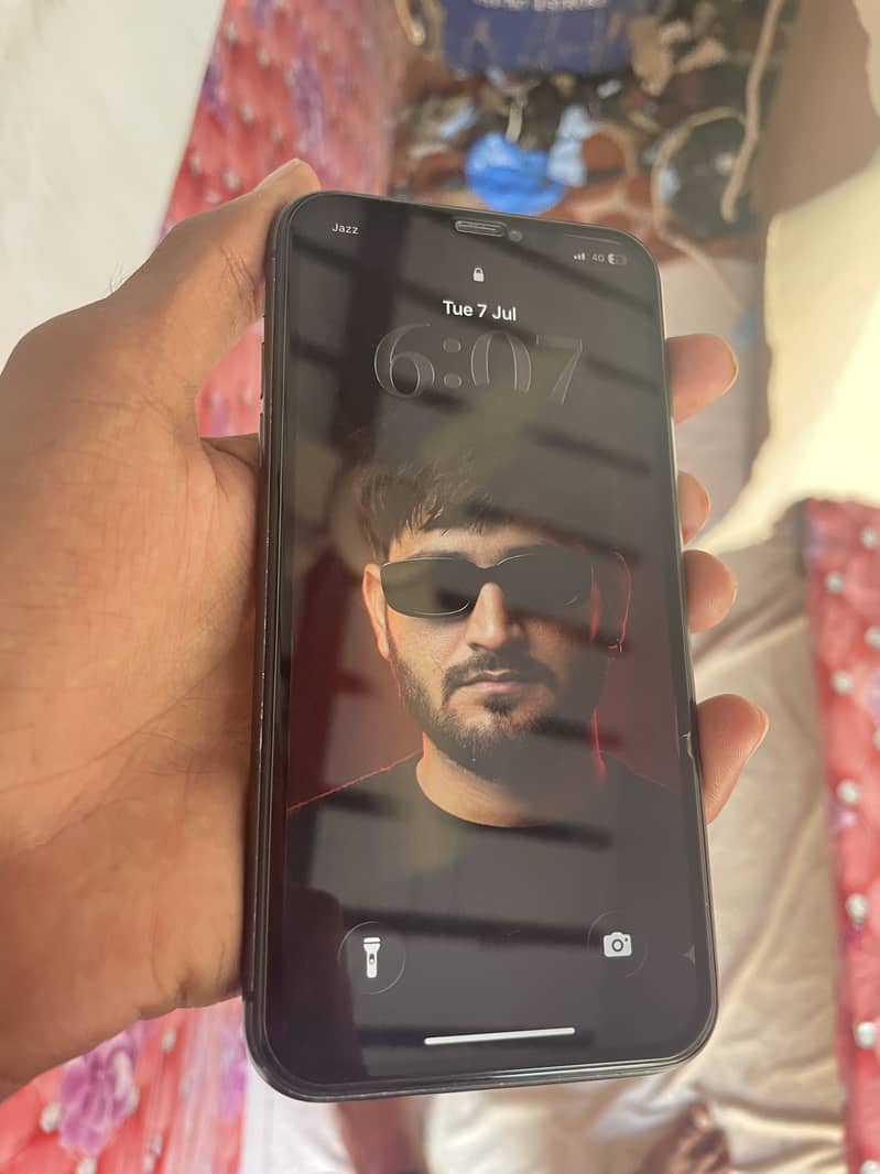 Apple iPhone 11 0