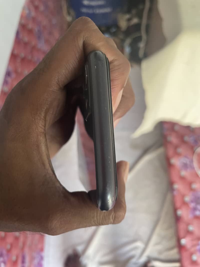 Apple iPhone 11 3