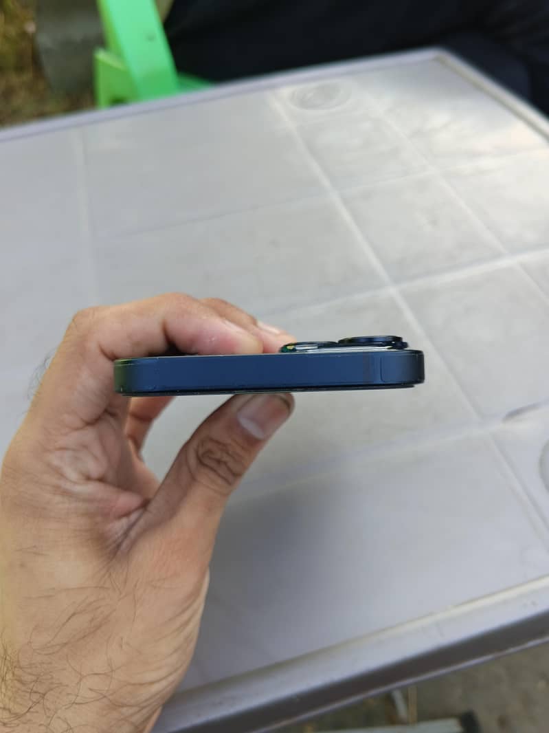Apple iPhone 14 4