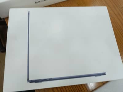 apple MacBook air M5 13" 24 gb ram 1 TB SSD new box packed