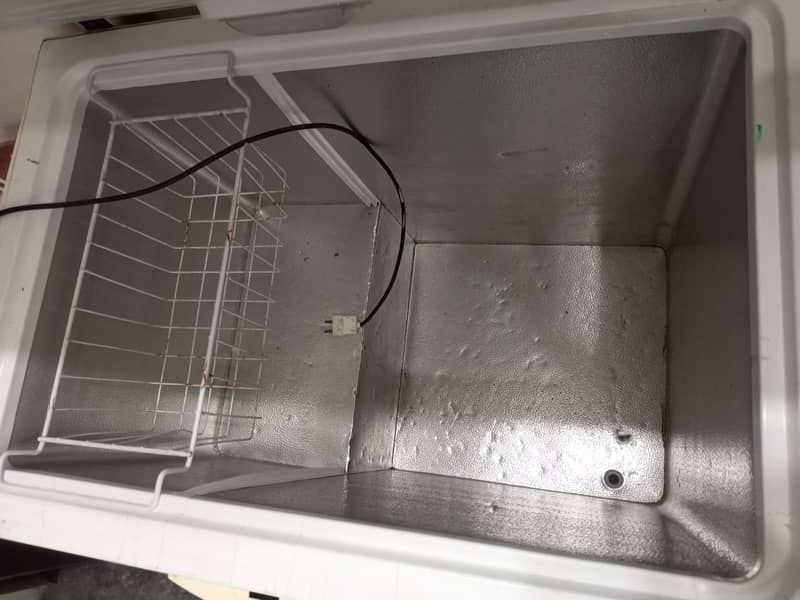 waves deep freezer 4