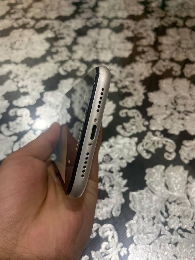 Apple iPhone XR 3