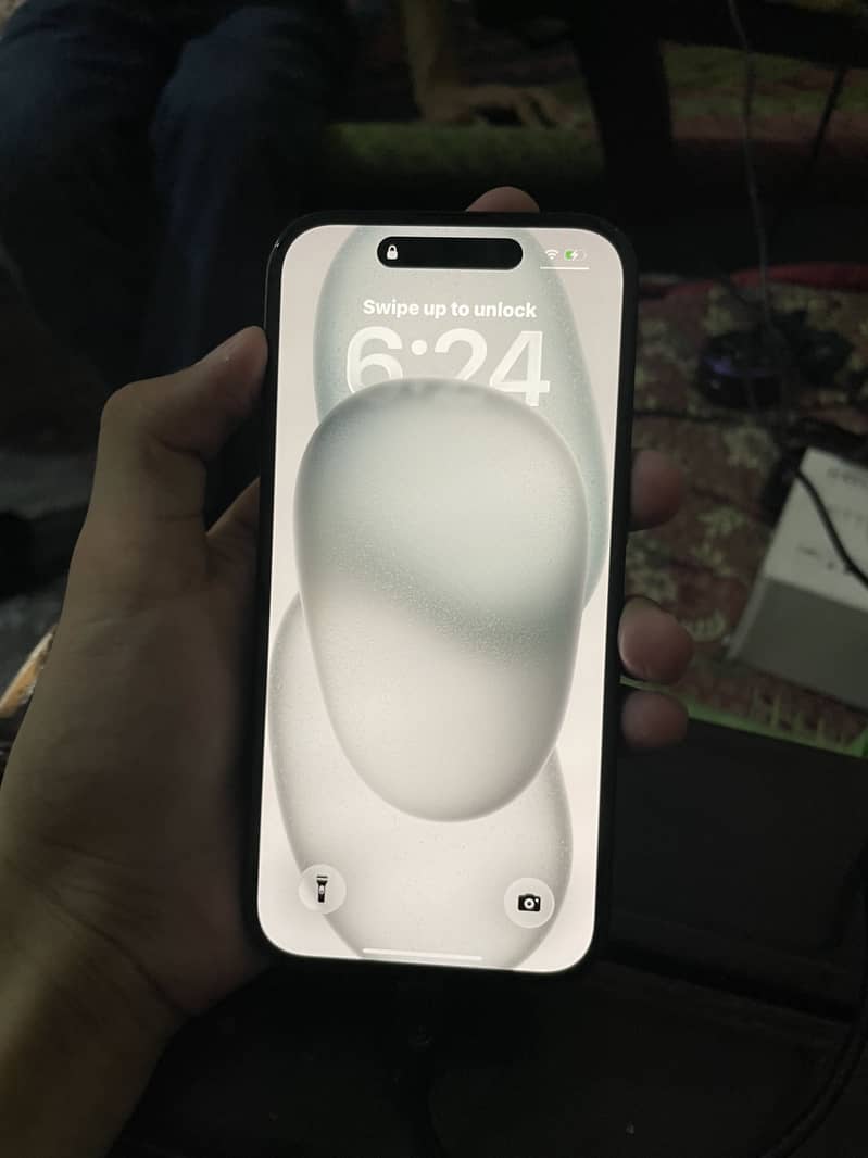 Apple iPhone 15 3