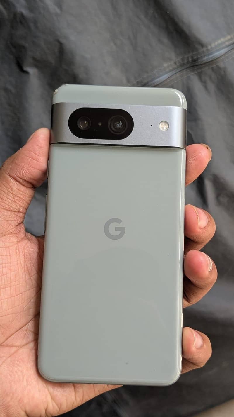 Google Pixel 8 4