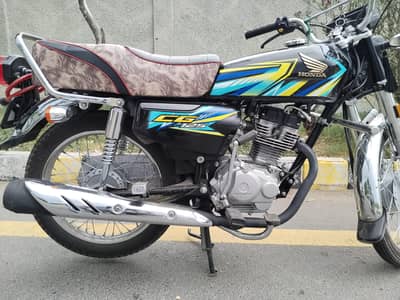 selling a CG 125 brand just like a new