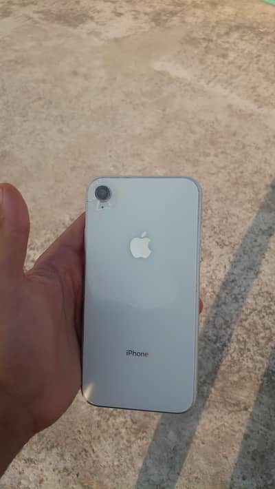 IPhone XR 64 gb onwer lock