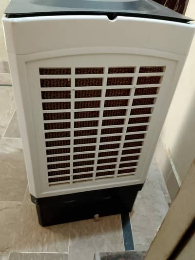 MZEE company ka air cooler hai