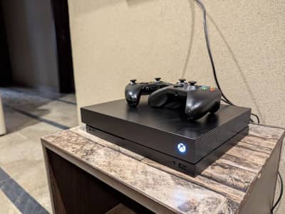 Xbox One X | Original Controller | 1 TB