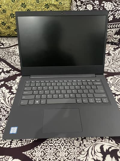 Lenovo laptop 8gb ram 128ssd 8 gen intel i5 windows 11 25h2 Runing
