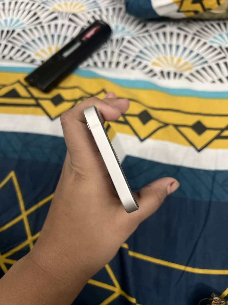Apple iPhone 12 2