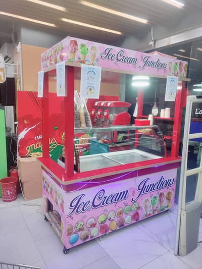 ice cream counter and flash machine
