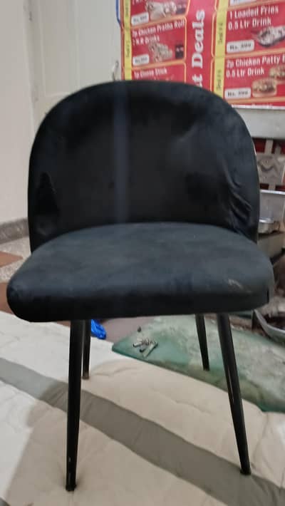 fancy foam voilvet chair only 2manth use